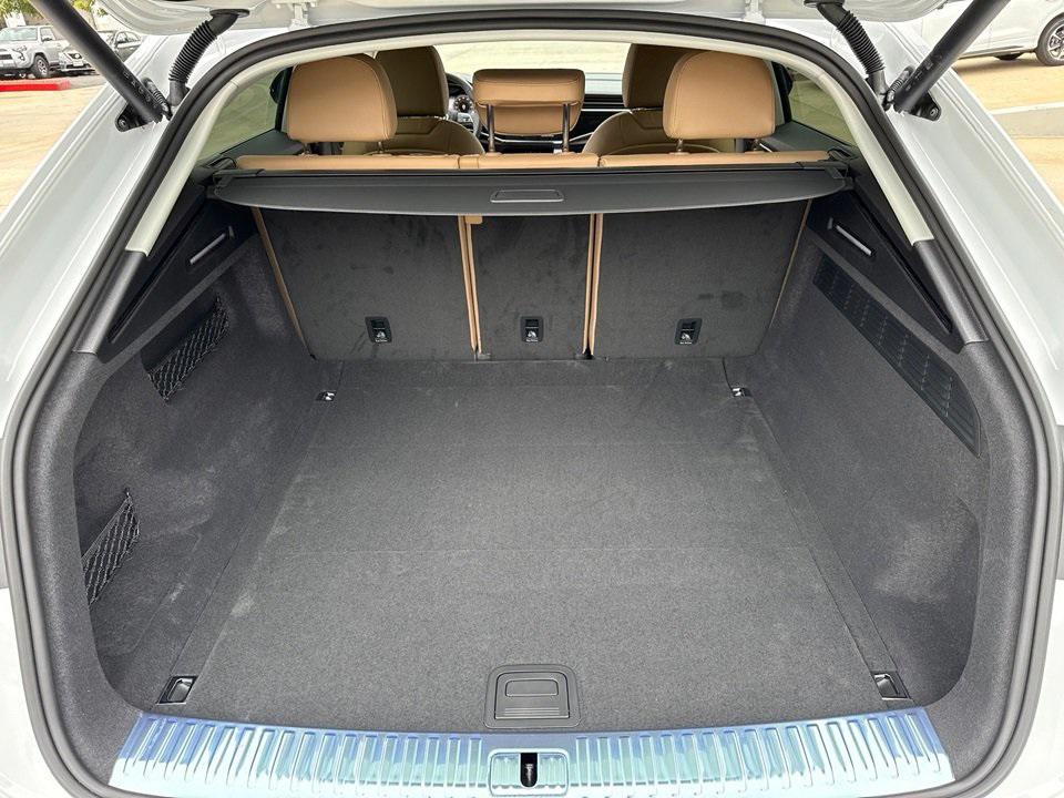 new 2025 Audi Q8 car, priced at $84,925