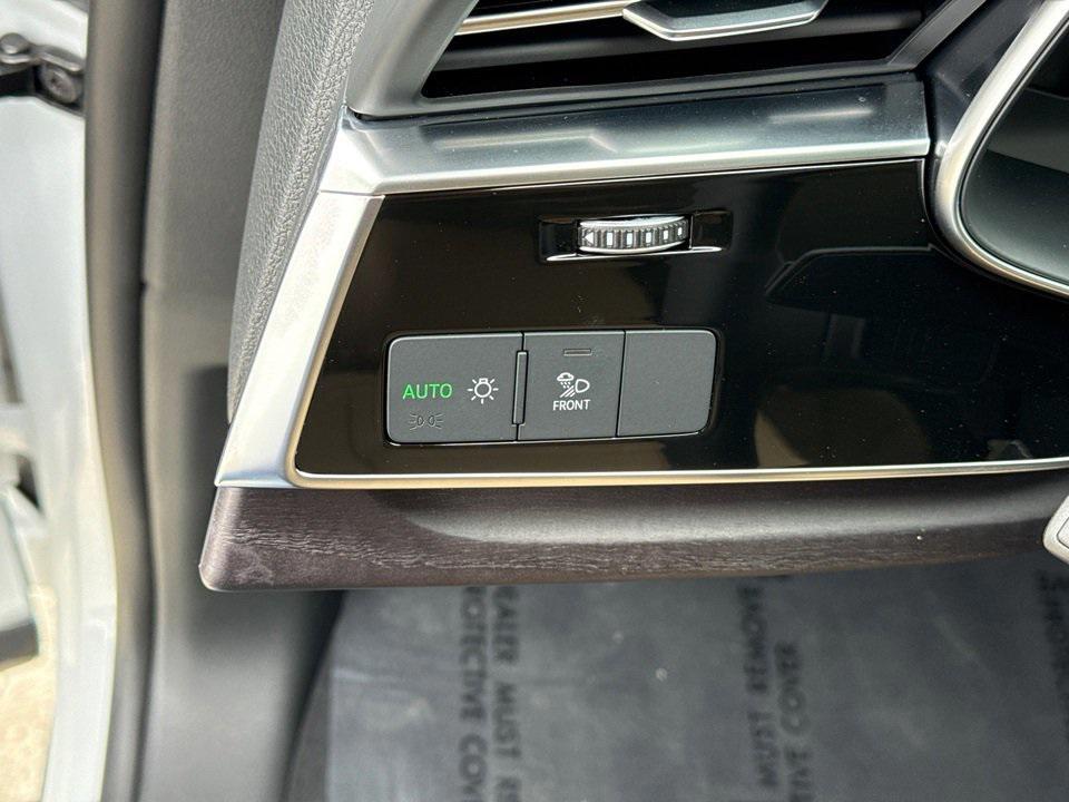 new 2025 Audi Q8 car, priced at $84,925
