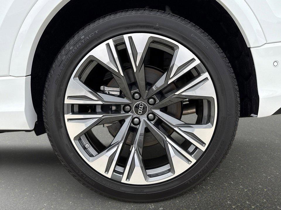 new 2025 Audi Q8 car, priced at $84,925