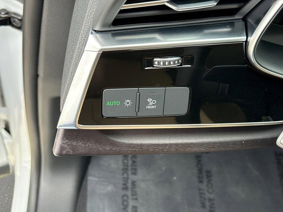 new 2025 Audi Q8 car, priced at $84,925