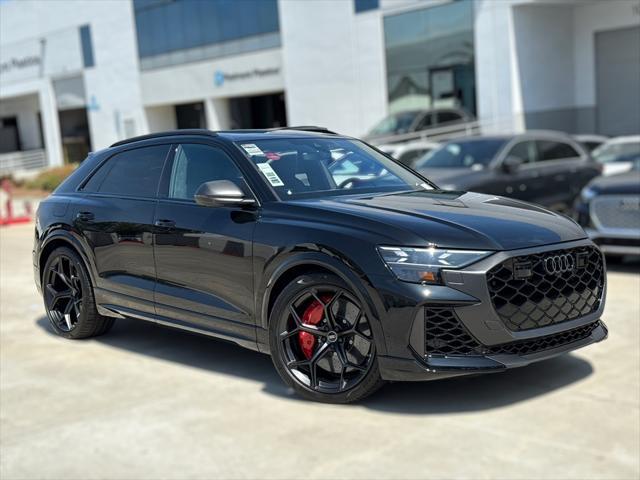 new 2025 Audi RS Q8 car, priced at $162,490