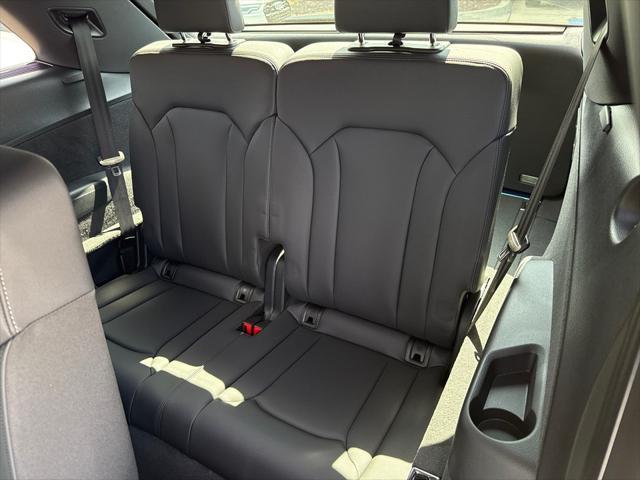 new 2025 Audi Q7 car, priced at $77,450