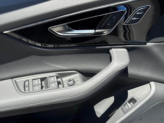new 2025 Audi Q7 car, priced at $82,620