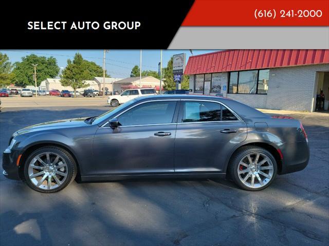 used 2018 Chrysler 300 car