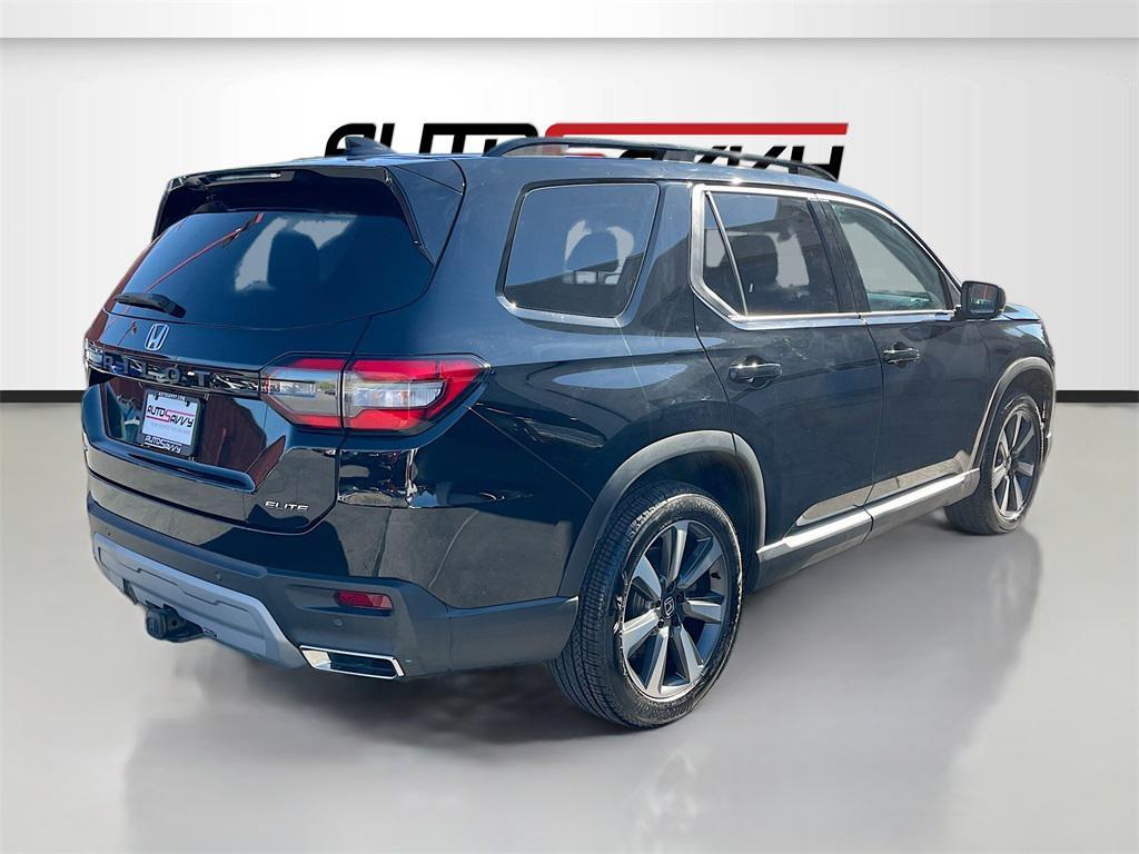 used 2025 Honda Pilot car, priced at $42,900