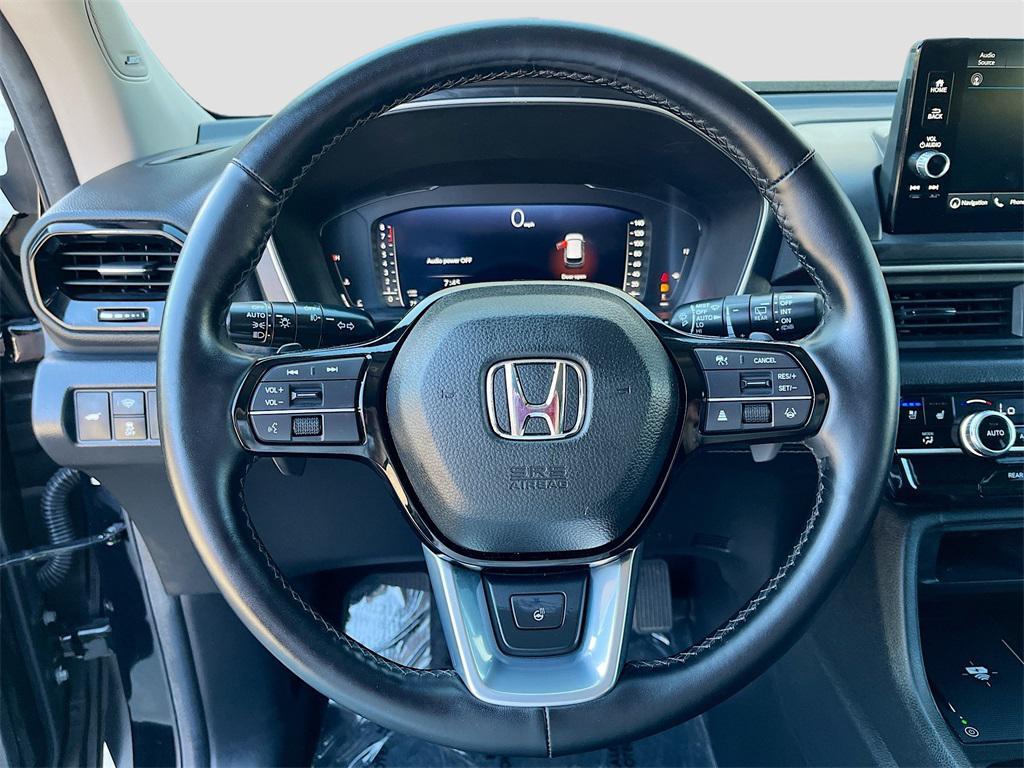 used 2025 Honda Pilot car, priced at $42,900