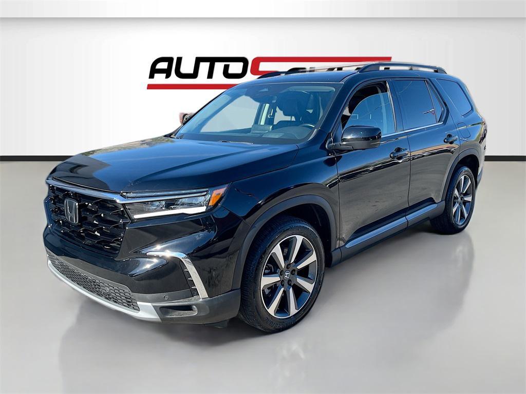 used 2025 Honda Pilot car, priced at $42,900
