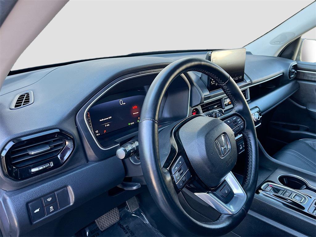 used 2025 Honda Pilot car, priced at $42,900