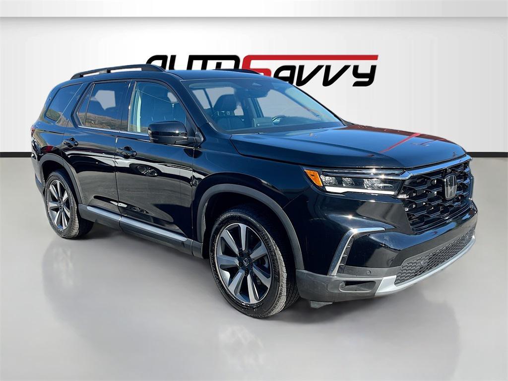 used 2025 Honda Pilot car, priced at $42,900