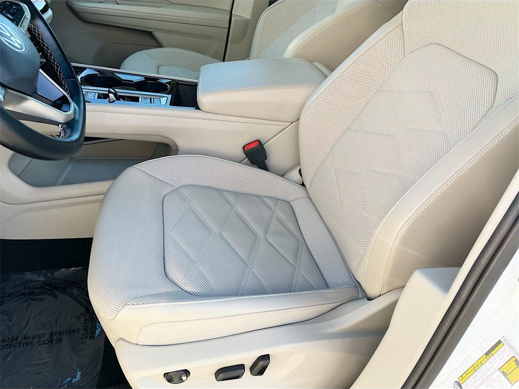 used 2024 Volkswagen Atlas car, priced at $28,400