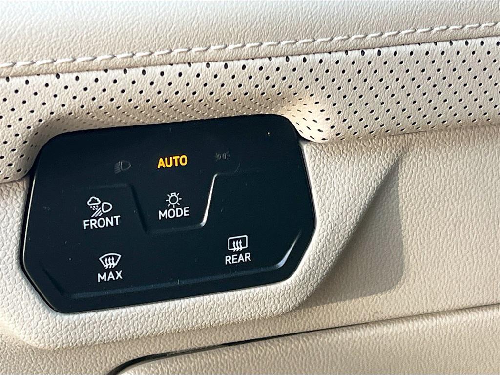 used 2024 Volkswagen Atlas car, priced at $28,400