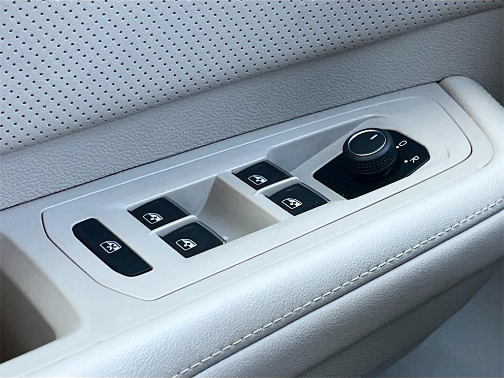 used 2024 Volkswagen Atlas car, priced at $28,400