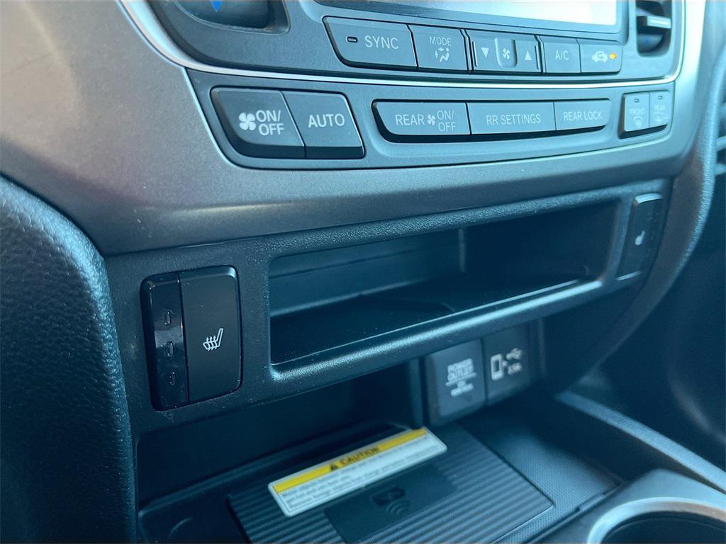used 2021 Honda Pilot car, priced at $25,000