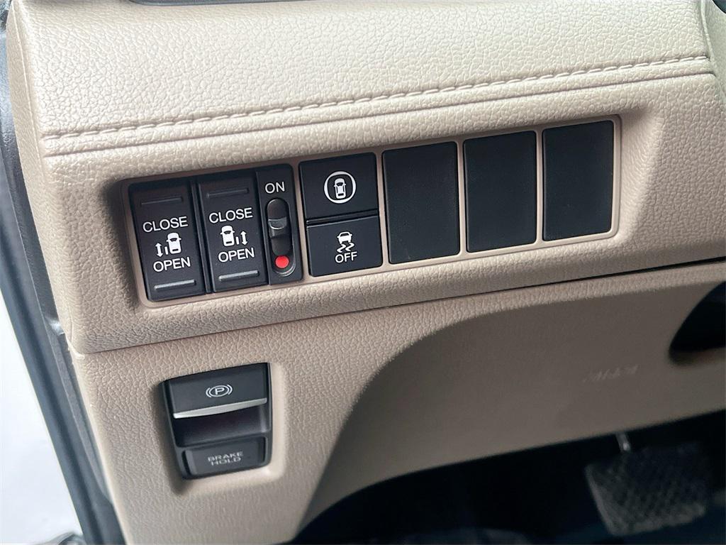 used 2024 Honda Odyssey car, priced at $30,400