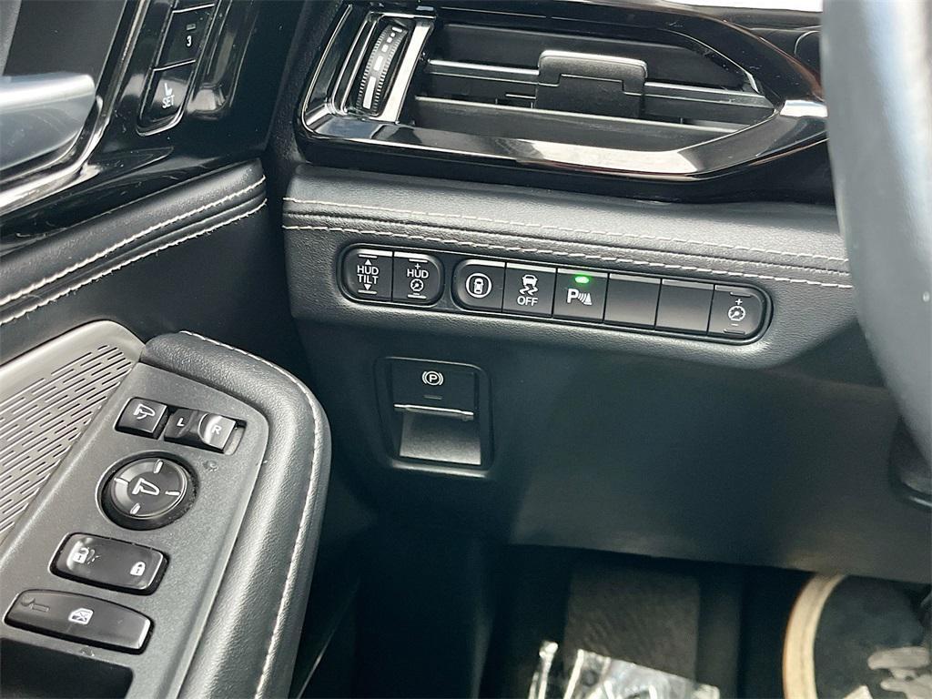 used 2023 Acura MDX car, priced at $39,200
