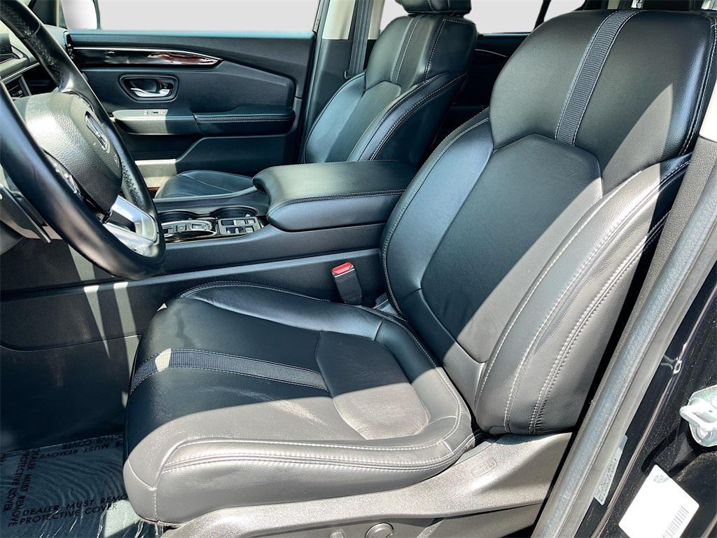 used 2025 Honda Pilot car, priced at $36,000