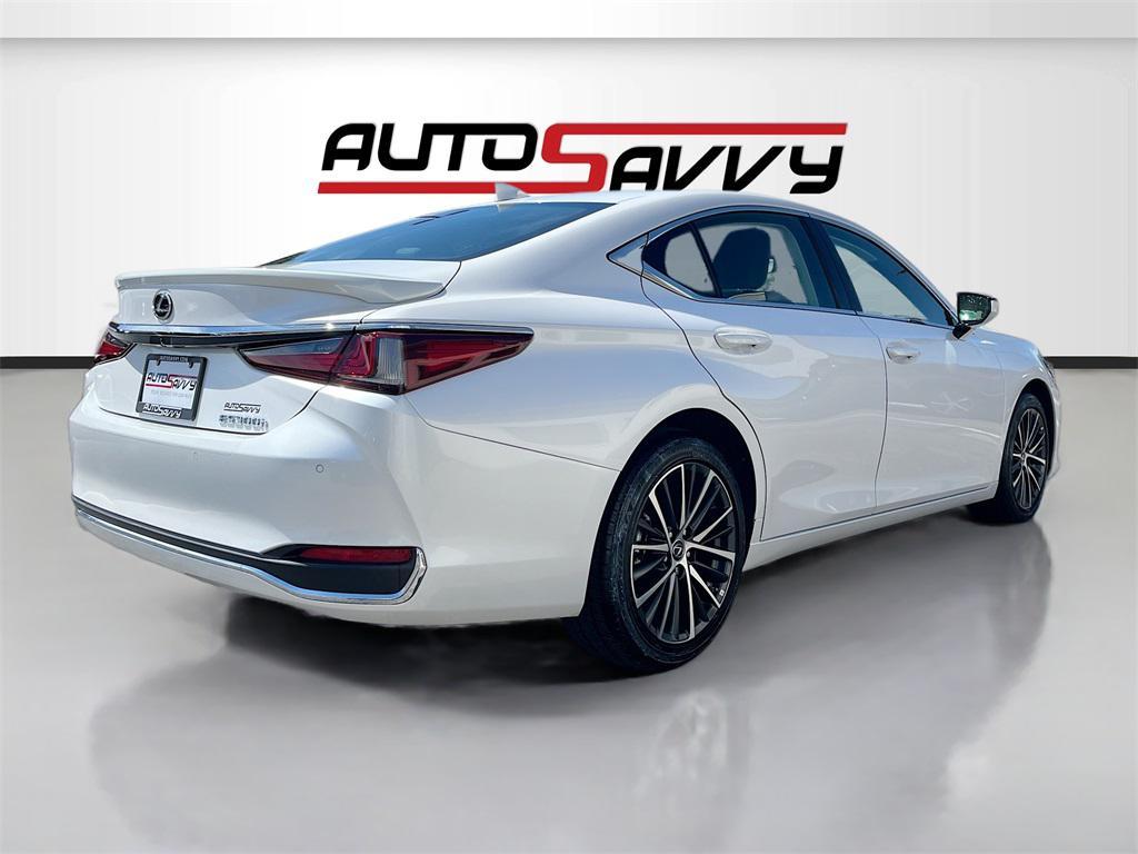 used 2025 Lexus ES 300h car, priced at $37,000