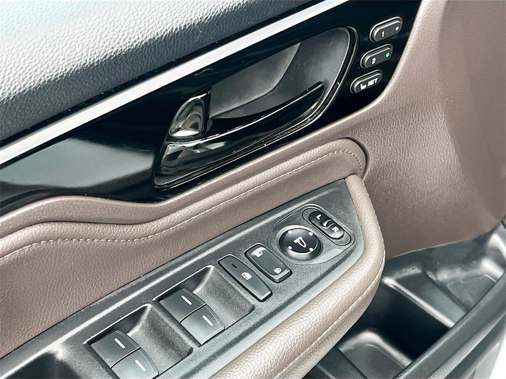 used 2024 Honda Odyssey car, priced at $33,200