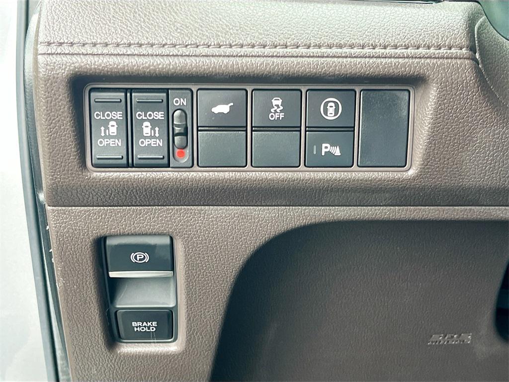 used 2024 Honda Odyssey car, priced at $33,200