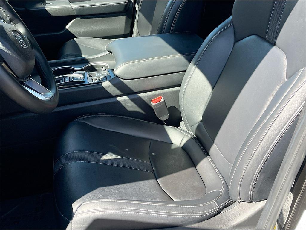used 2025 Honda Pilot car, priced at $39,500