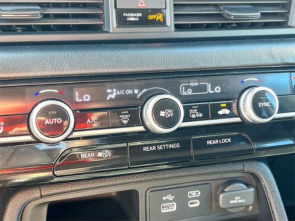 used 2025 Honda Pilot car, priced at $39,500