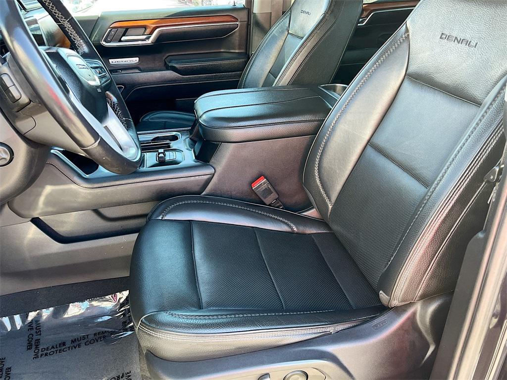 used 2023 GMC Sierra 1500 car, priced at $42,200