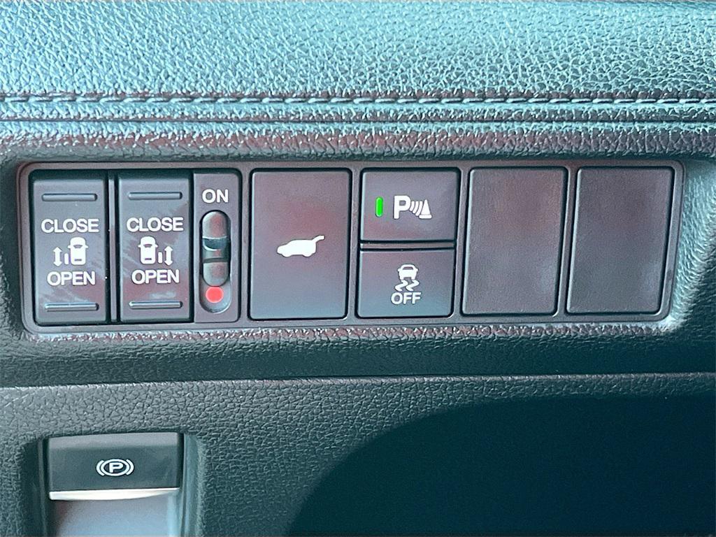 used 2025 Honda Odyssey car, priced at $36,000