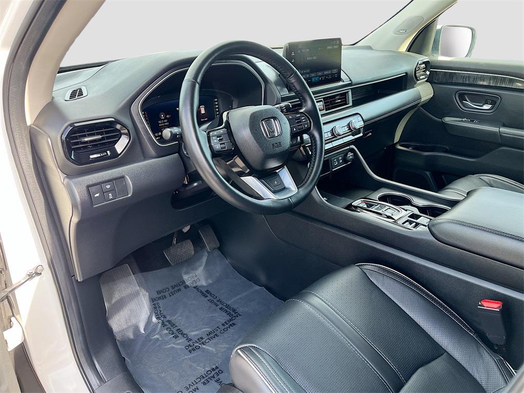 used 2025 Honda Pilot car, priced at $42,000