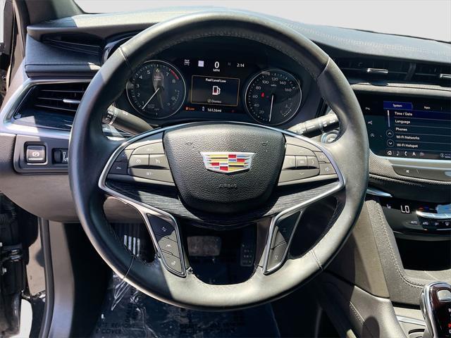 used 2024 Cadillac XT5 car, priced at $37,800