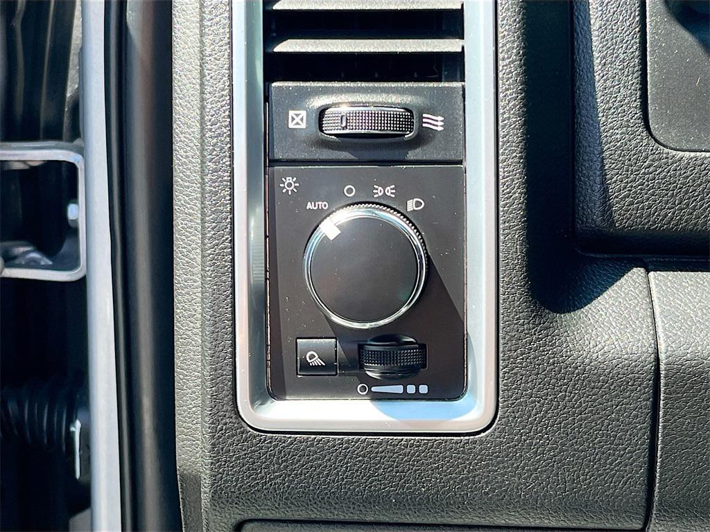 used 2021 Ram 1500 Classic car, priced at $24,200
