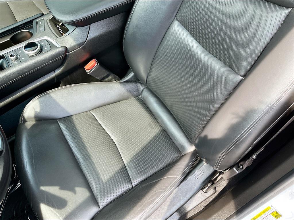 used 2022 Cadillac XT6 car, priced at $30,500
