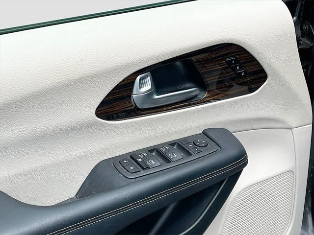 used 2023 Chrysler Pacifica car, priced at $27,000