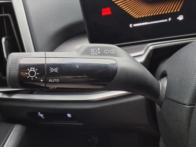 used 2025 Kia Sorento car, priced at $31,900