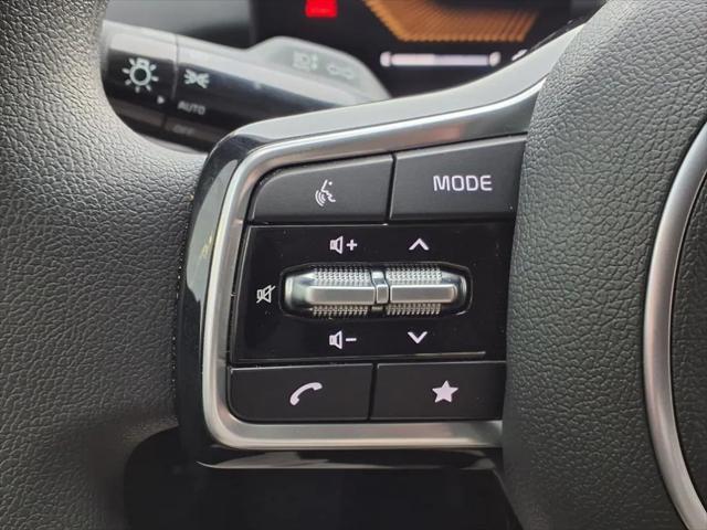 used 2025 Kia Sorento car, priced at $31,900