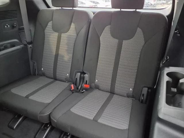used 2025 Kia Sorento car, priced at $31,900