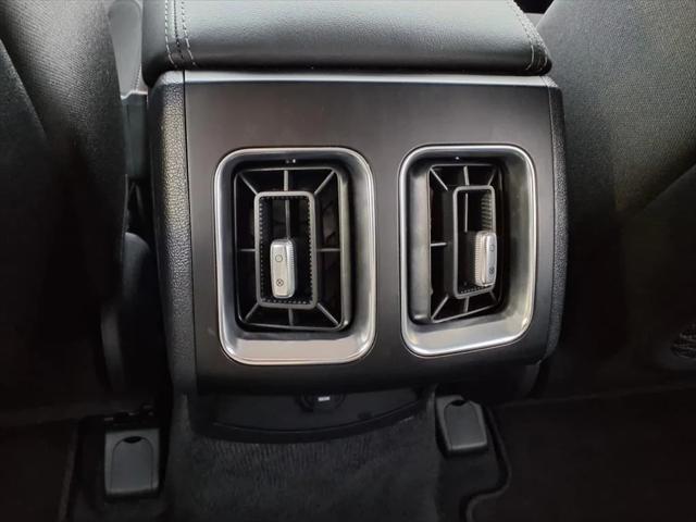 used 2025 Kia Sorento car, priced at $31,900