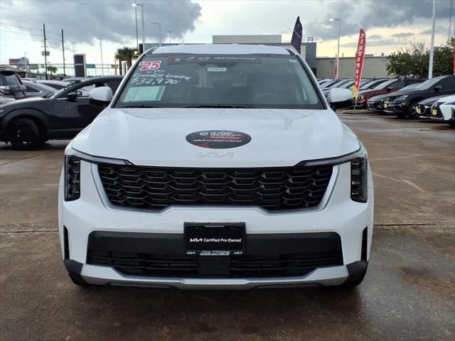 used 2025 Kia Sorento car, priced at $31,900