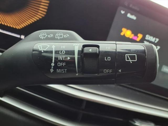 used 2025 Kia Sorento car, priced at $31,900
