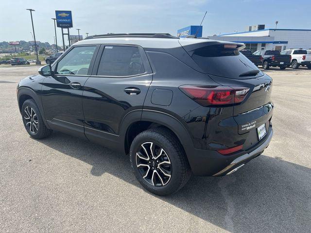 new 2025 Chevrolet TrailBlazer car, priced at $30,200