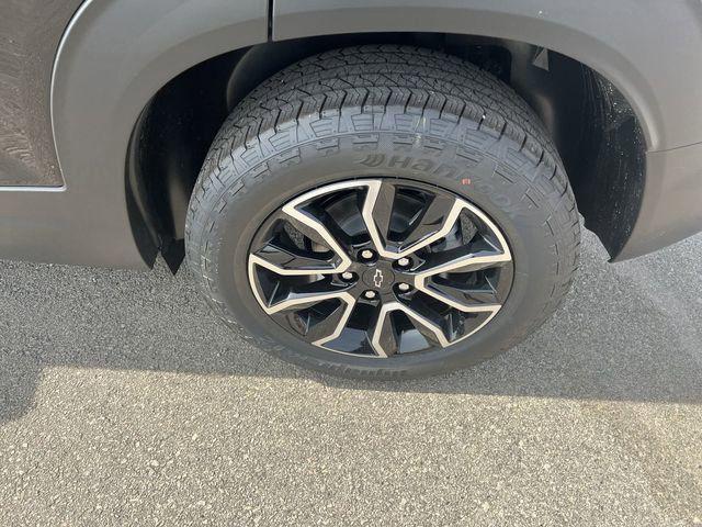 new 2025 Chevrolet TrailBlazer car, priced at $30,200