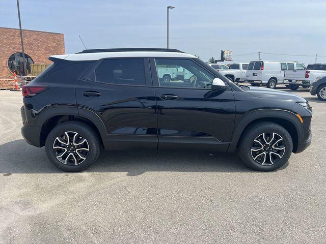 new 2025 Chevrolet TrailBlazer car, priced at $30,200