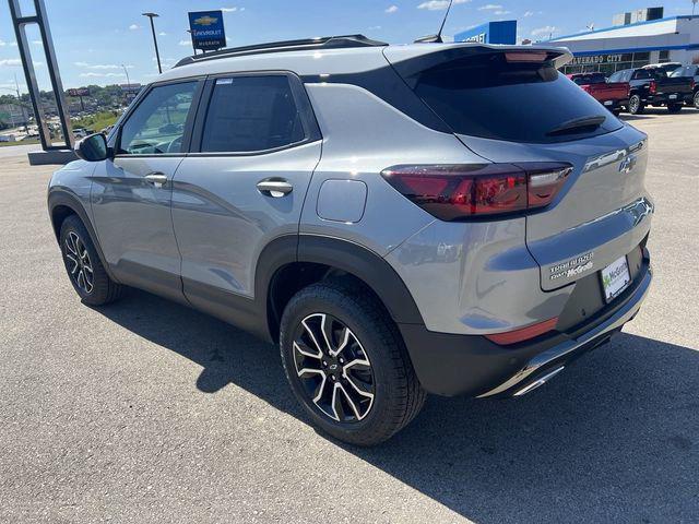 new 2025 Chevrolet TrailBlazer car, priced at $30,200