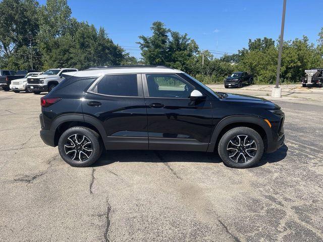 new 2025 Chevrolet TrailBlazer car, priced at $30,200