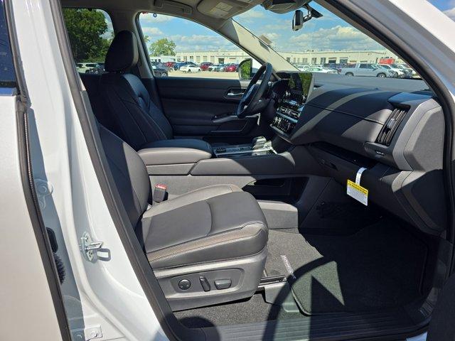 new 2025 Nissan Pathfinder car, priced at $39,982