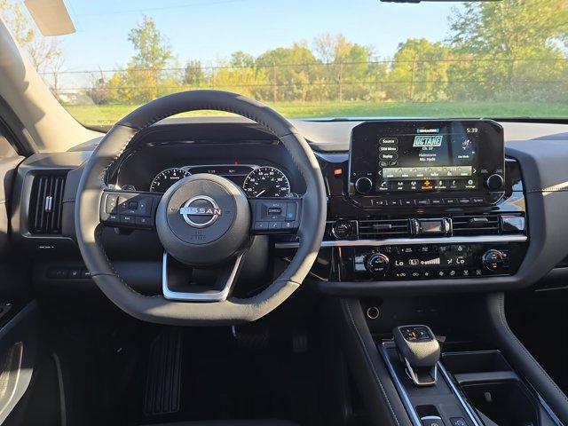 new 2025 Nissan Pathfinder car, priced at $38,664