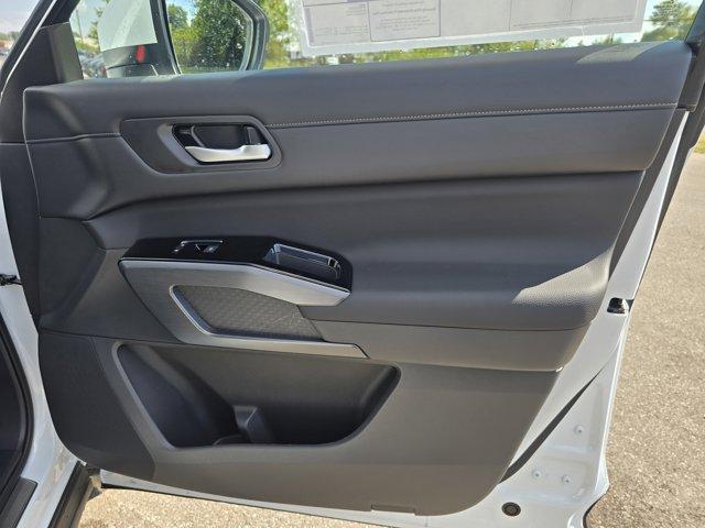 new 2025 Nissan Pathfinder car, priced at $39,685