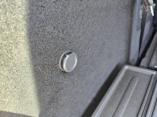 new 2025 Nissan Pathfinder car, priced at $39,685