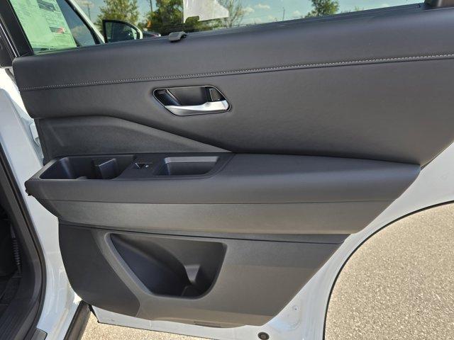 new 2025 Nissan Pathfinder car, priced at $39,685