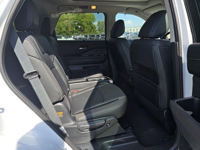 new 2025 Nissan Pathfinder car, priced at $39,685