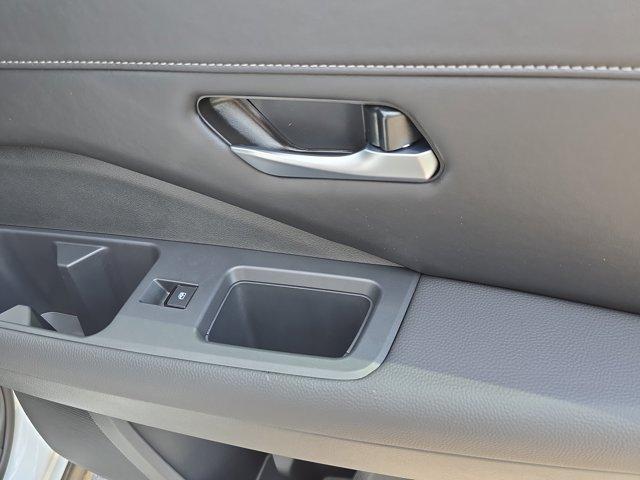 new 2025 Nissan Pathfinder car, priced at $43,905